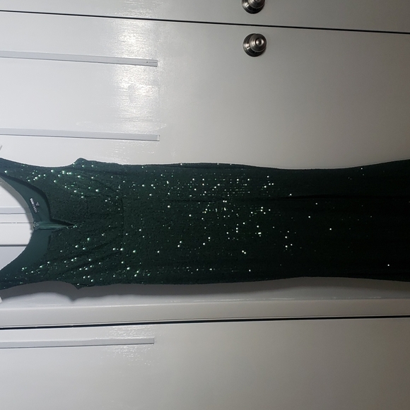 Dress - Picture 2 of 4